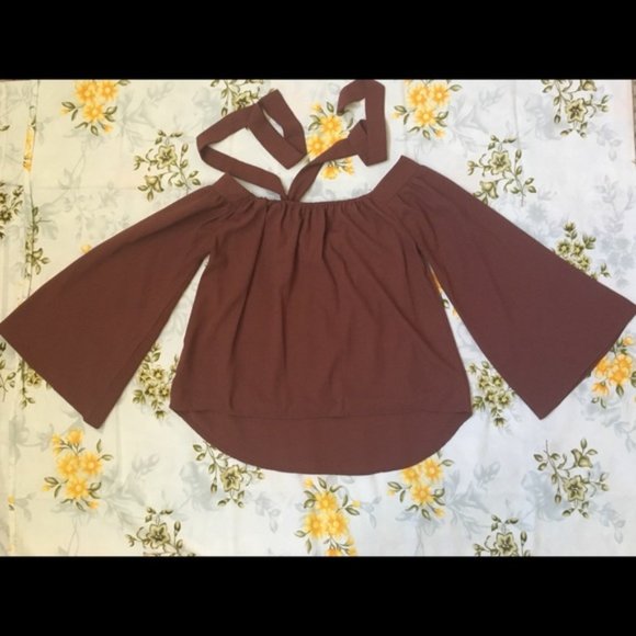 A’GACI Size S Close To Me Halter Cold Shoulder Top - Picture 3 of 5